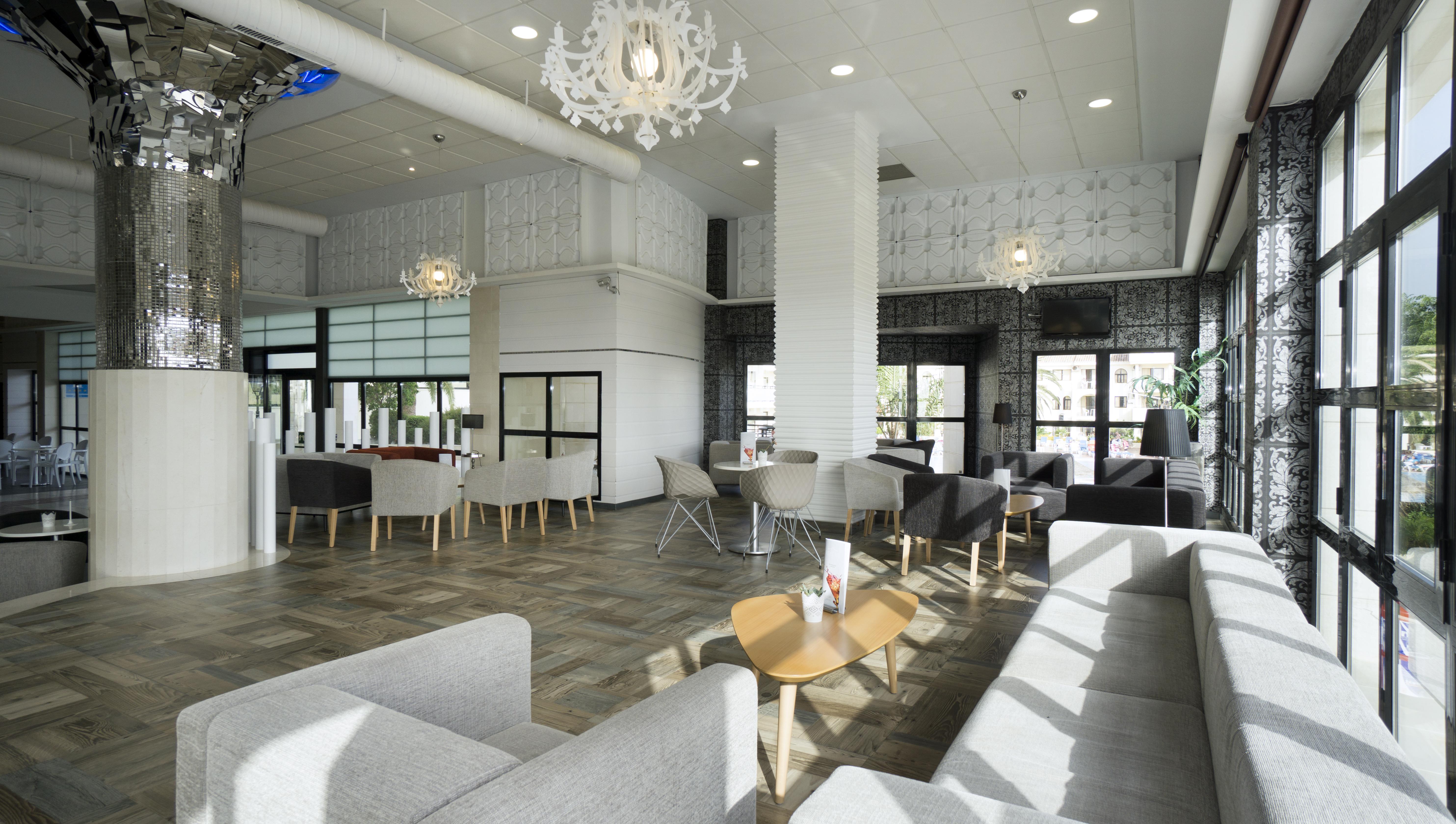 Hotel Puente Real Торемолинос Екстериор снимка